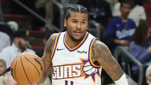 Jalen Green #4 of the Phoenix Suns drives the ball.