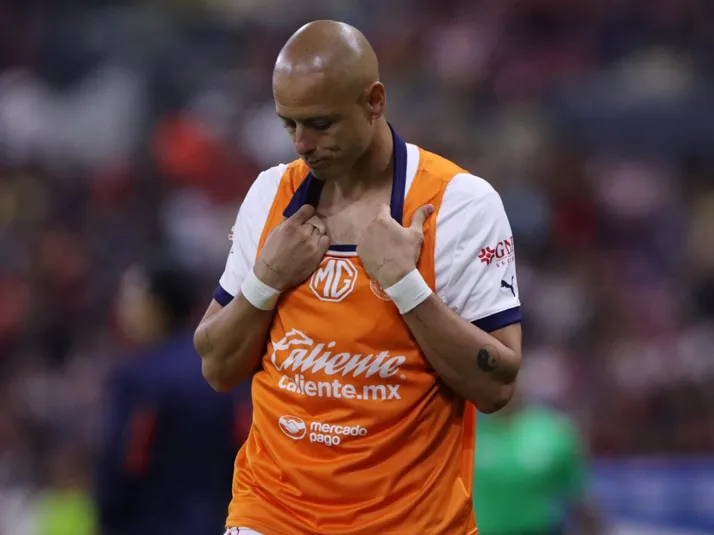 Chicharito y otros fichajes que decepcionaron en Chivas