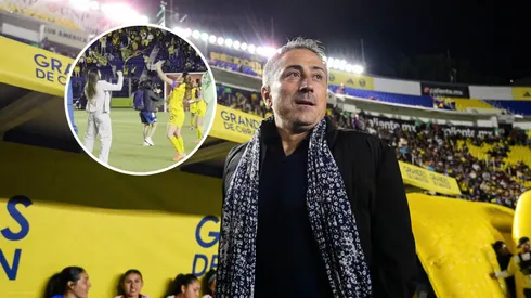 Jugadoras de Chivas Femenil se burlaron de Antonio Contreras.