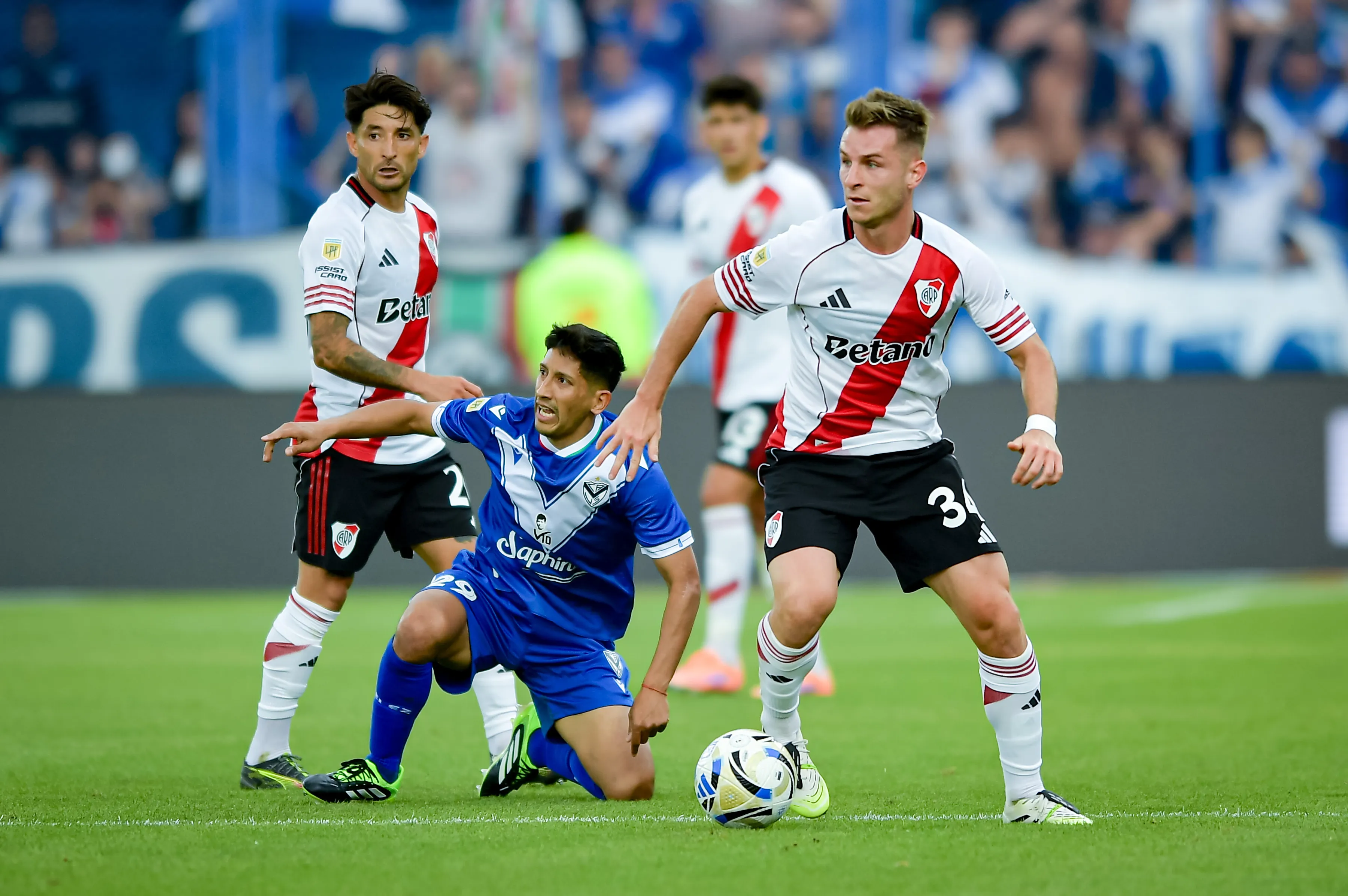 River volvió a jugar otro partido papelonezco ante Vélez. Foto: Getty.
