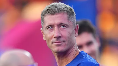 Milan prepara contrato de dois anos para convencer Lewandowski a deixar o Barcelona (Foto: Alex Caparros/Getty Images)