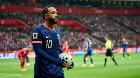 Memphis em partida da Seleção Holandesa (Foto: Rafal Oleksiewicz/Getty Images)