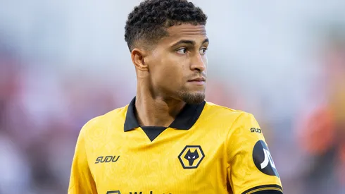 Manchester United prepara saída de Zirkzee em meio ao interesse no brasileiro João Gomes. Foto: Judit Cartiel/Getty Images