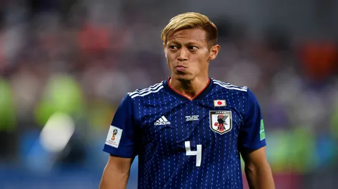 Keisuke Honda em partida do Japão contra o Senegal na Copa do Mundo de 2028 – Dan Mullan/Getty Images