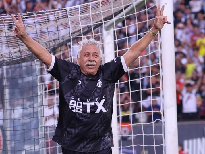 Carlos Caszely destroza a este jugador de Colo Colo: "No tengo comentario"