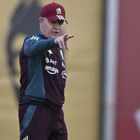 Mientras la afición de México lo quiere fuera, el DT de Paraguay se expresa distinto de Javier Aguirre