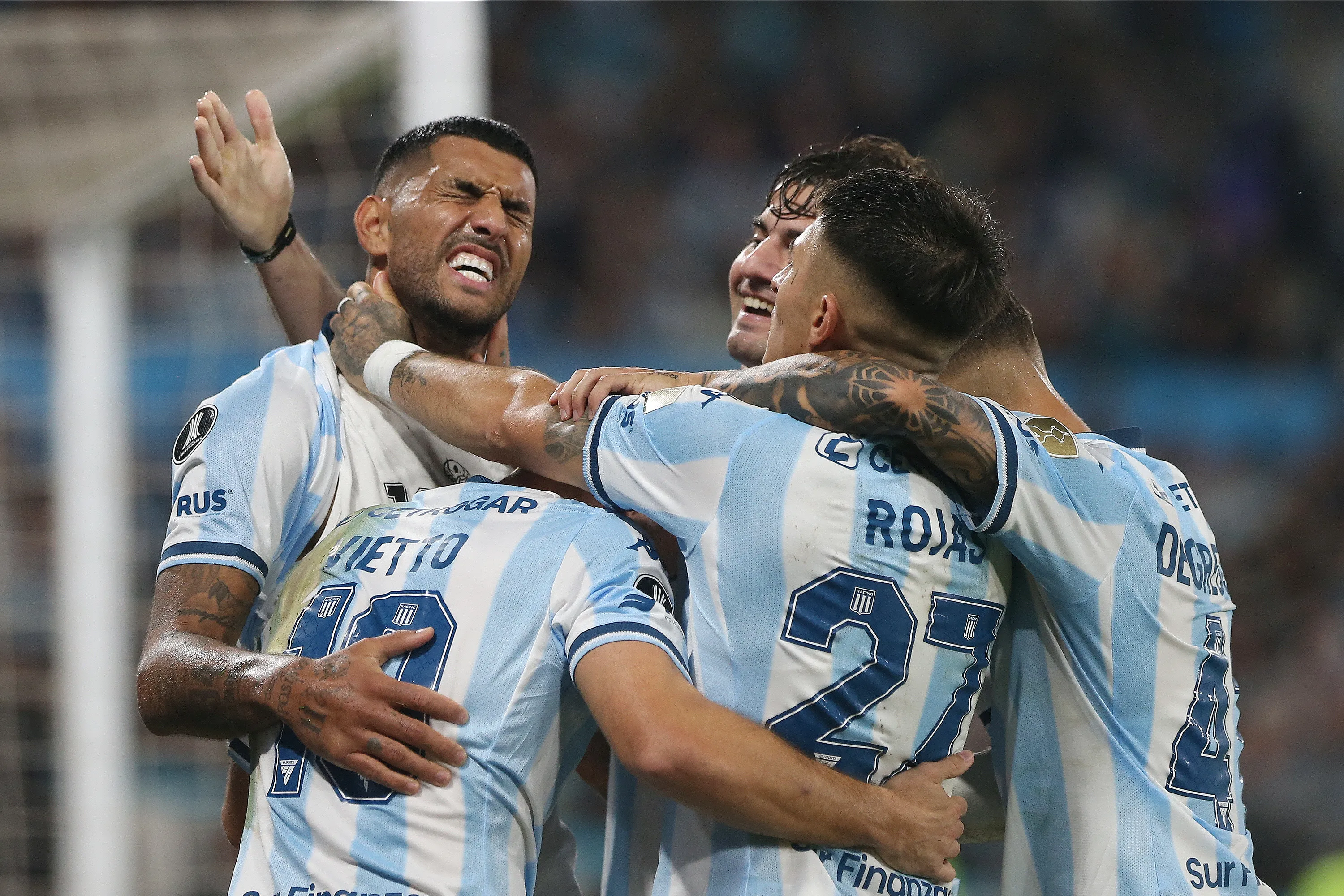 Adrian Balboa jugando en Racing Club la Copa CONMEBOL Libertadores 2025. (Photo by Daniel Jayo/Getty Images)