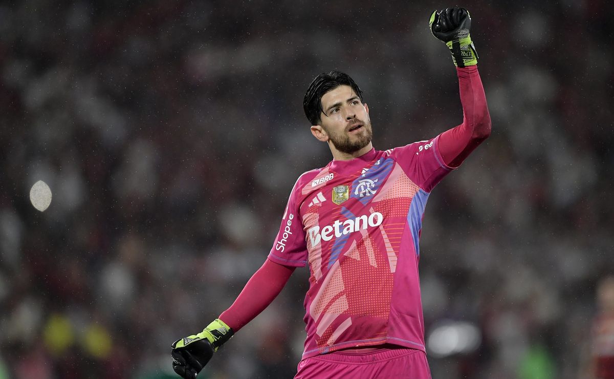 Rossi chega a 60 jogos sem sofrer gols pelo Flamengo e se firma como muralha rubro-negra