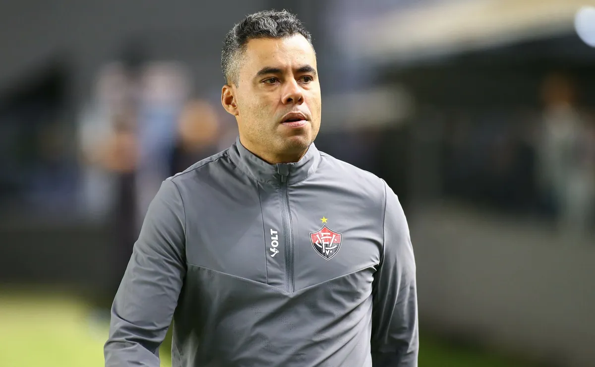Vitória pode ter até 6 desfalques e Jair Ventura enfrenta desafio contra o Palmeiras no Allianz