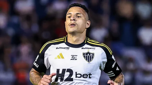 SP – BRAGANCA PAULISTA – 16/11/2025 – BRASILEIRO A 2025, BRAGANTINO X ATLETICO-MG – Guilherme Arana jogador do Atletico-MG durante partida contra o Bragantino no estadio Cicero De Souza Marques pelo campeonato Brasileiro A 2025. Foto: Fabio Giannelli/AGIF