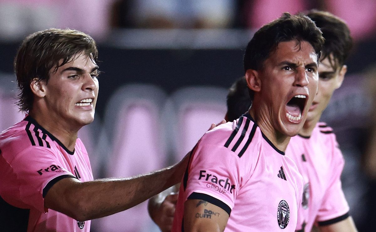 Grêmio age no mercado e tem interesse em Matías Rojas, ex-Corinthians, para reforçar o meio-campo