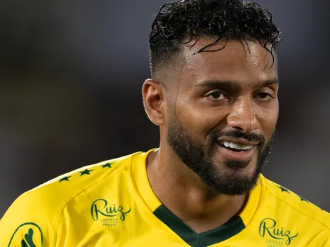 Vasco analisa Reinaldo e mantém atenção ao lateral do Mirassol