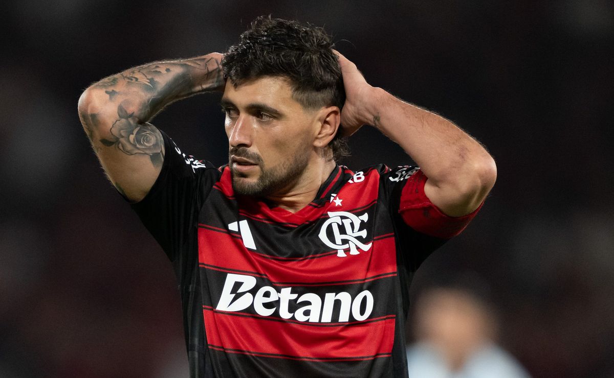 Flamengo fica incomodado com situação de Arrascaeta após escolha de Marcelo Bielsa na Seleção Uruguaia