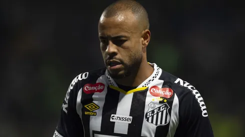 Lateral chegou com moral – Foto: Anderson Romao/AGIF.