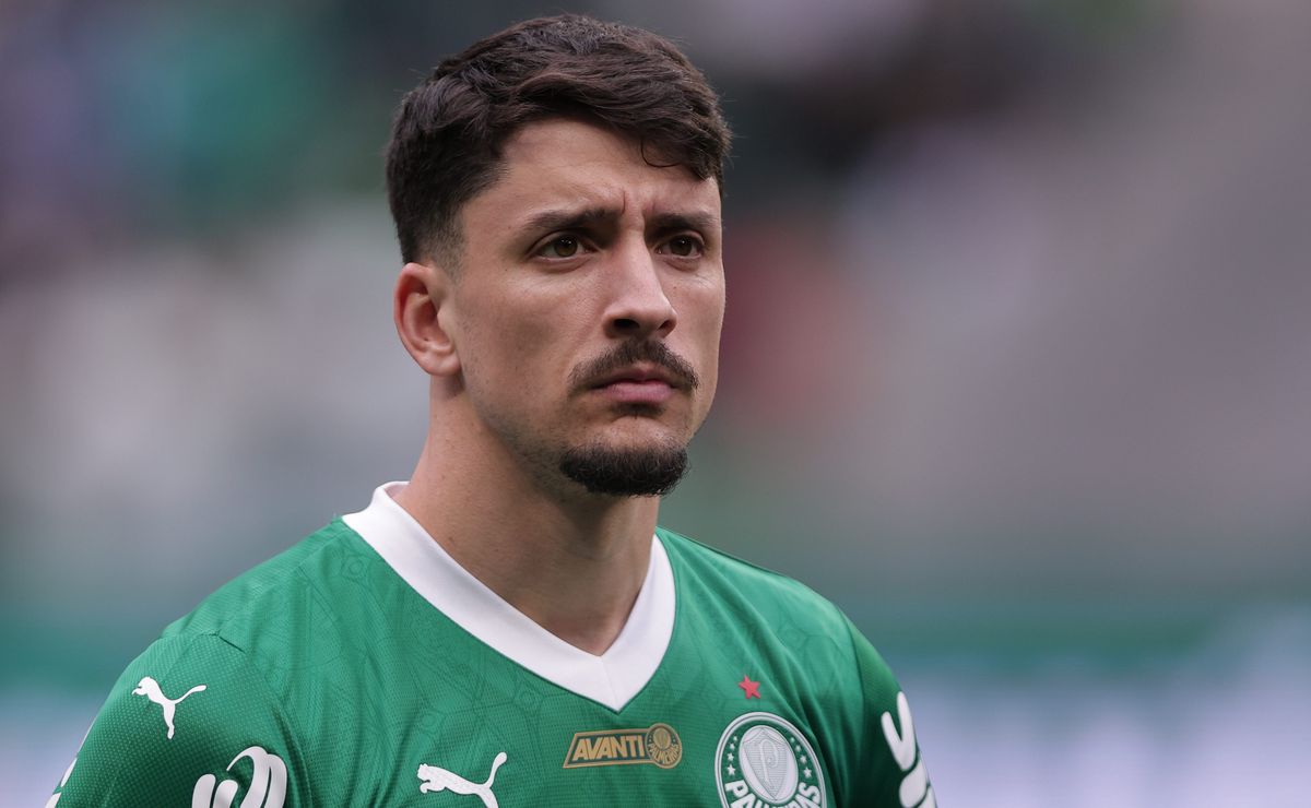 Gustavo Gómez, Piquerez e +5 preocupam Palmeiras para jogo contra o Vitória por estarem pendurados