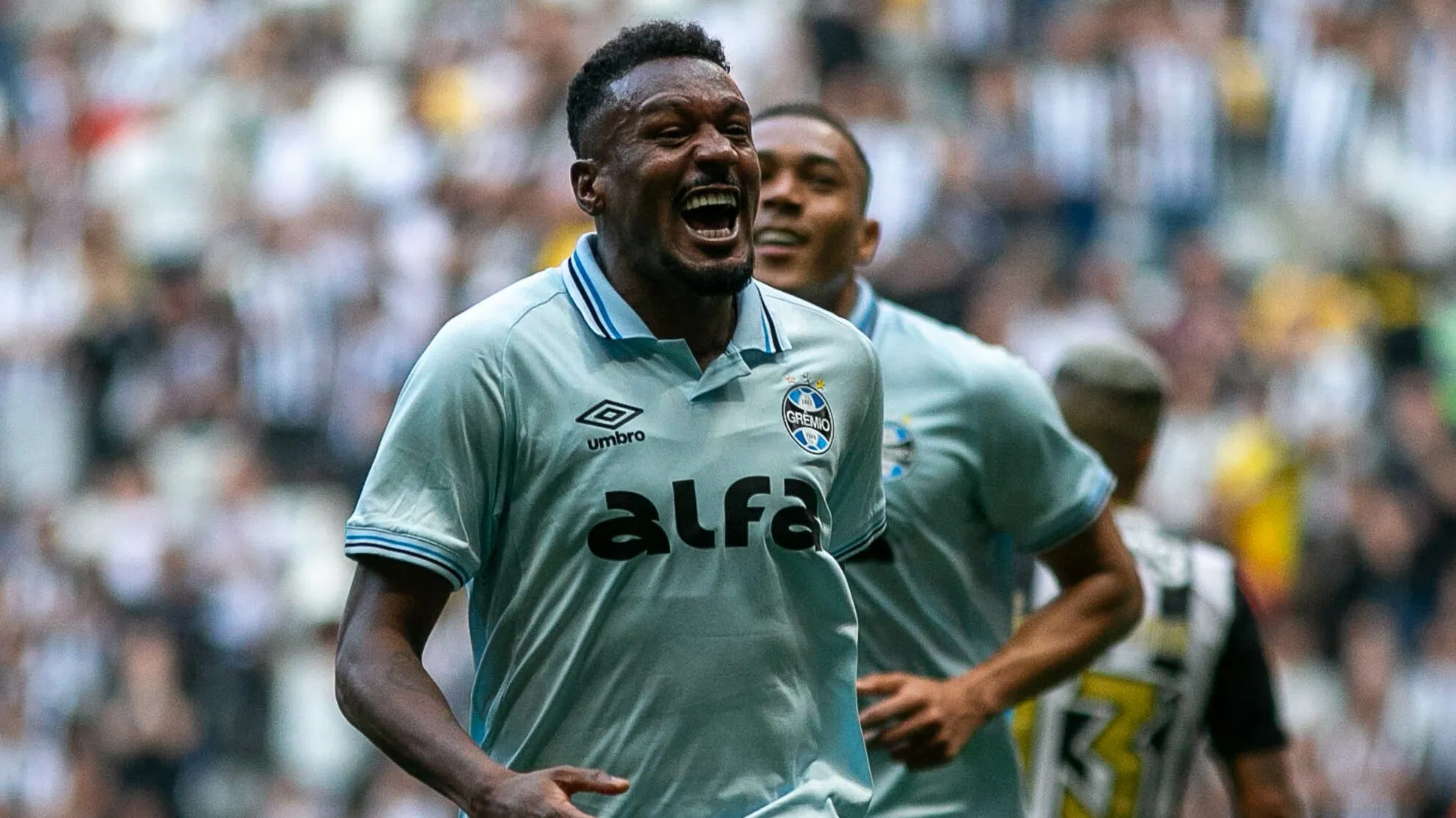 Edenílson no Grêmio. Foto: Fernando Moreno/AGIF