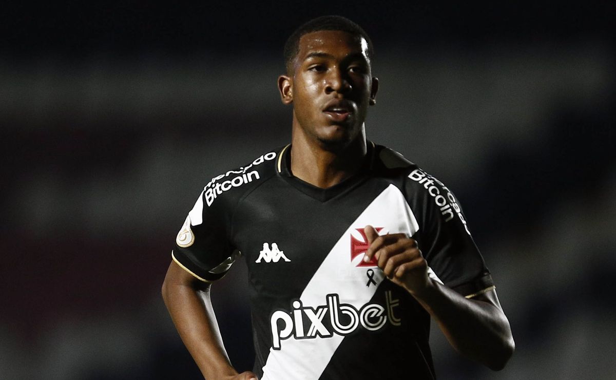 Barcelona pode tomar ‘chapéu’ e Rayan sair do Vasco em 2026 para assinar contrato no Milan, da Itália