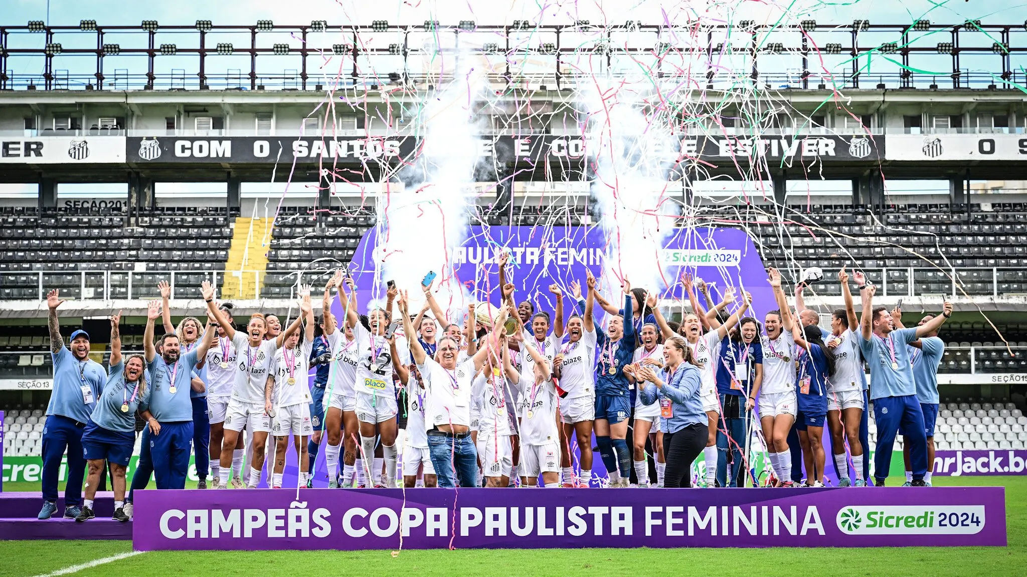 Time feminino do Santos comemora vitória na Copa Paulista Feminina