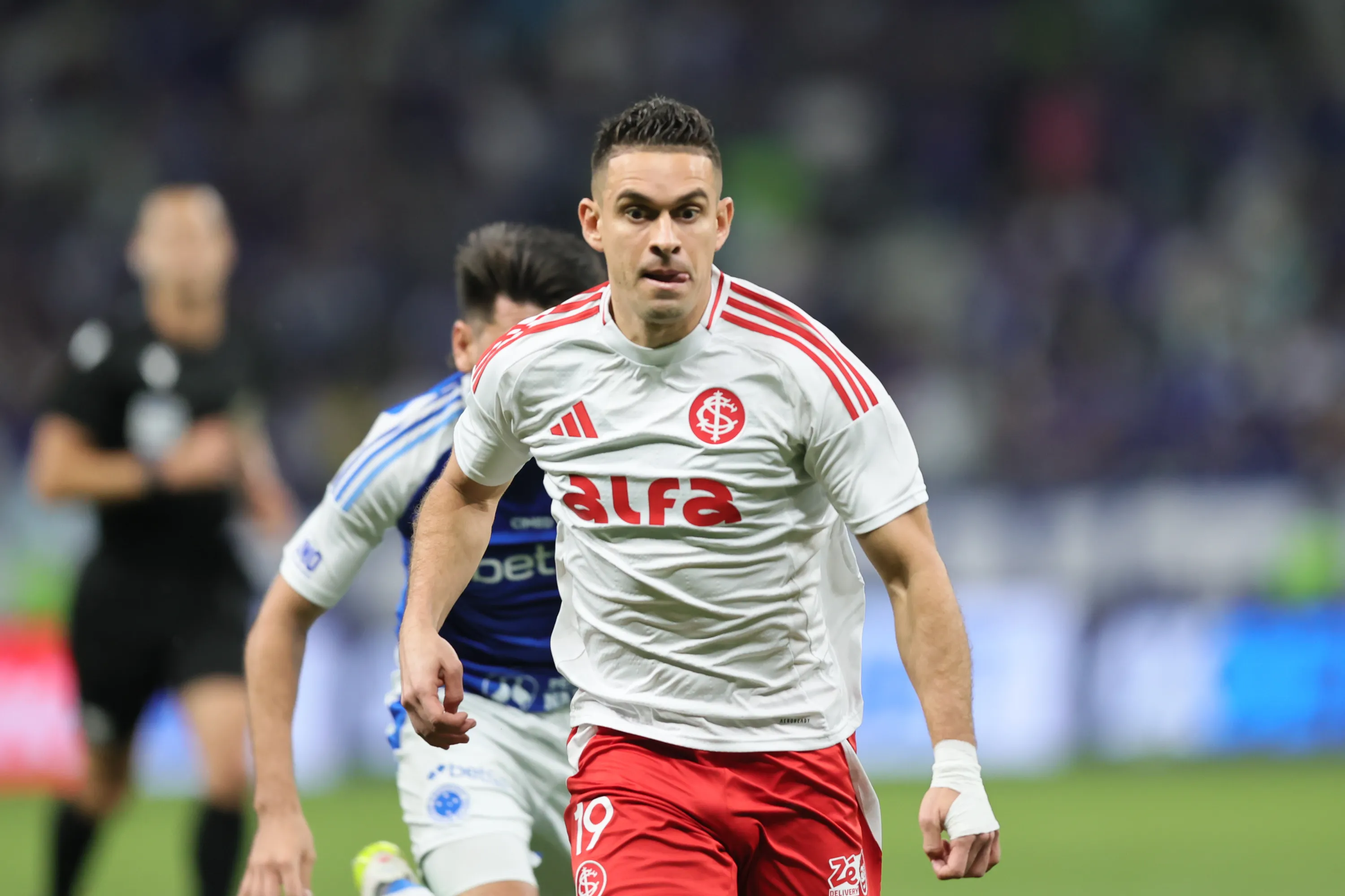 Rafael Borre jogador do Internacional durante partida contra o Cruzeiro no estadio Mineirao pelo campeonato Brasileiro A 2025. Foto: Gilson Lobo/AGIF