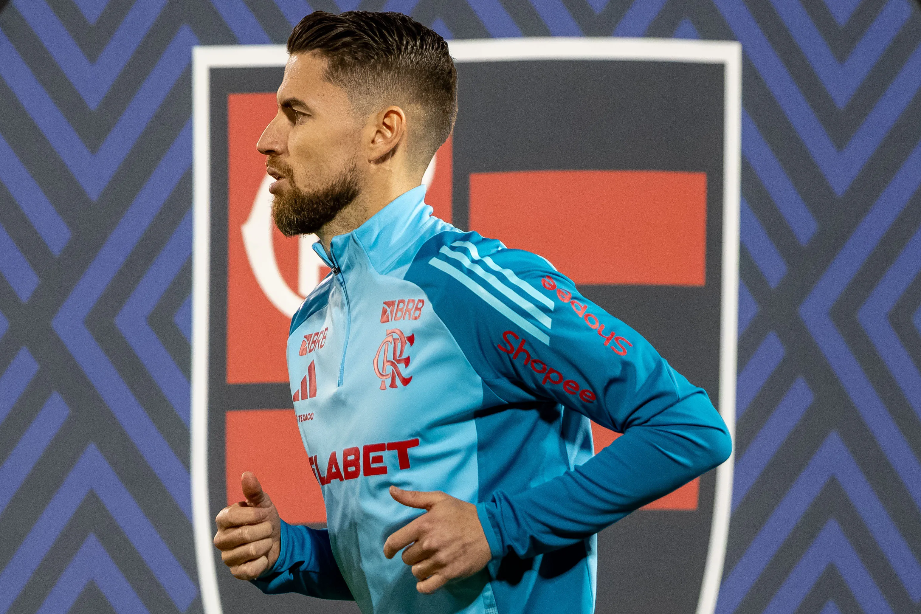 JORGINHO jogador do Flamengo durante partida contra o Bragantino no estadio Cicero De Souza Marques pelo campeonato Brasileiro A 2025. Foto: Joisel Amaral/AGIF
