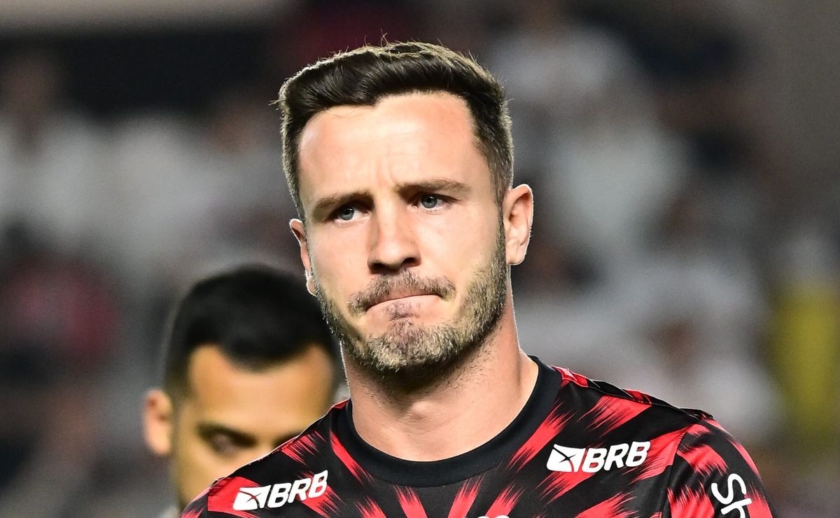 Saúl fica incomodado e bastidores são revelados no Flamengo antes dos jogos decisivos