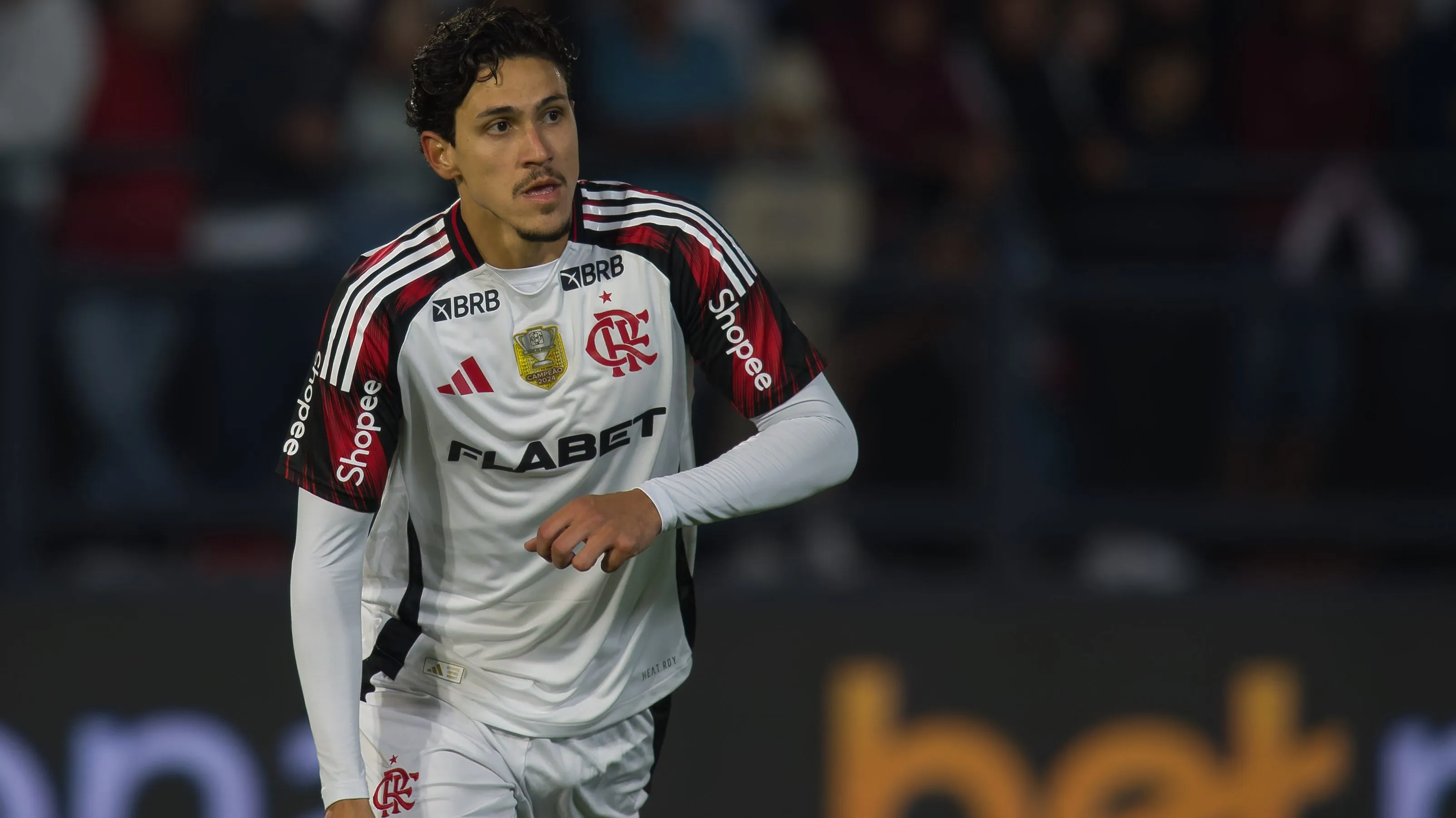 SP – BRAGANCA PAULISTA – 23/07/2025 – BRASILEIRO A 2025, BRAGANTINO X FLAMENGO – Pedro jogador do Flamengo durante partida contra o Bragantino no estadio Cicero De Souza Marques pelo campeonato Brasileiro A 2025. Foto: Anderson Romao/AGIF