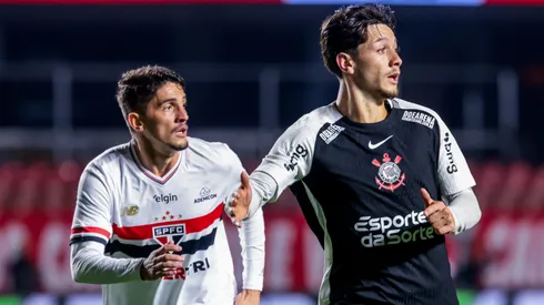 Rodrigo Garro, jugador del Corinthians durante un partido ante el Sao Paulo en el estadio Morumbi por el campeonato Brasileño A 2025. Foto: Marcello Zambrana/AGIF