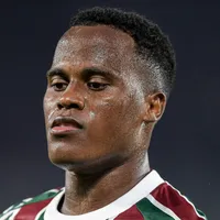 John Árias 'pone firme' tras especulaciones de regreso, define futuro y se quedará en Europa, dice Jorge Nicola