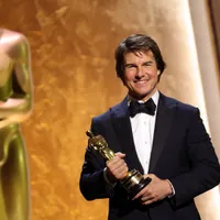Tom Cruise Receives Long-Awaited Honorary Oscar at Governors Awards