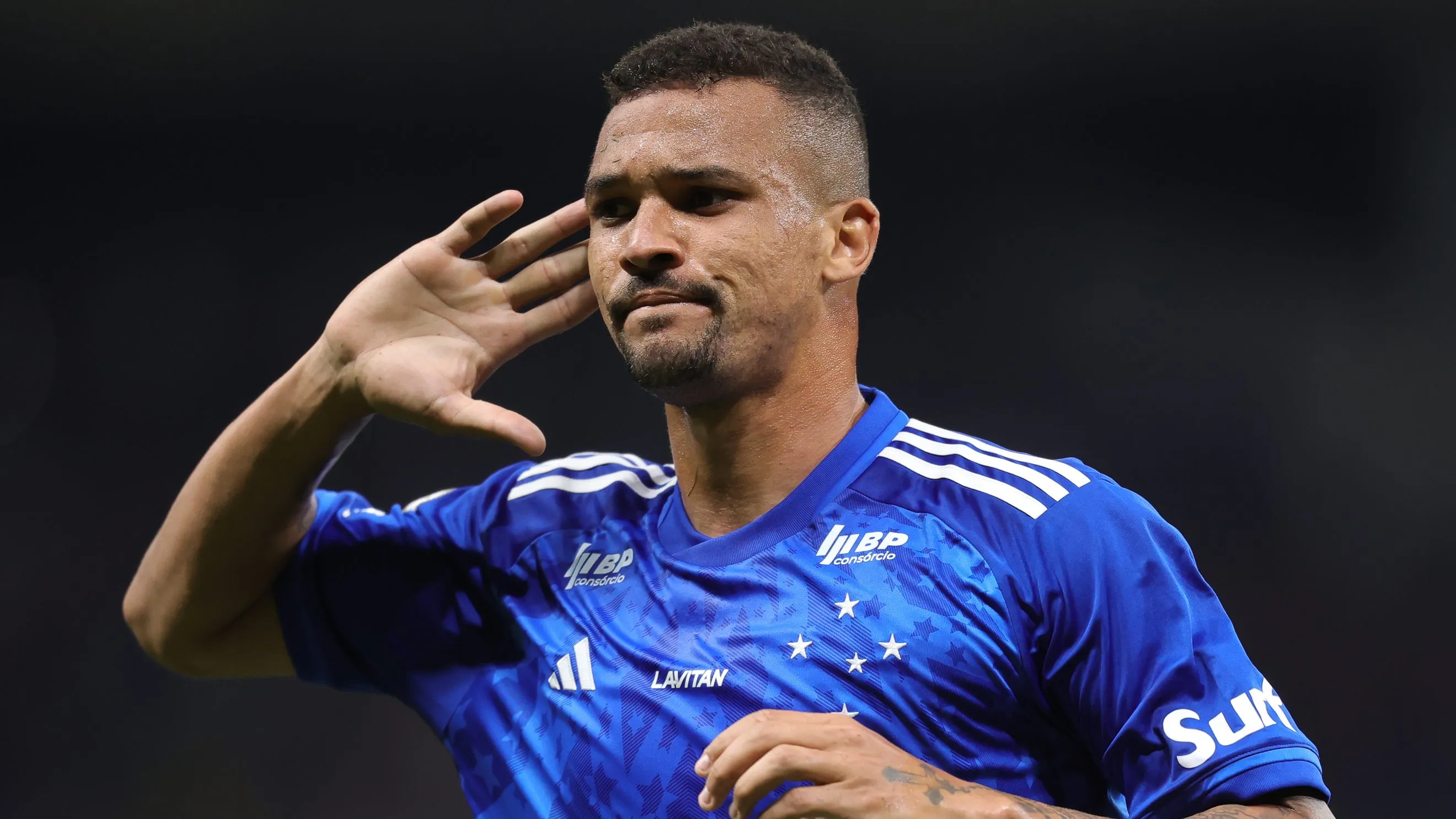 Zé Ivaldo, zagueiro do Cruzeiro. Foto: Gilson Lobo/AGIF