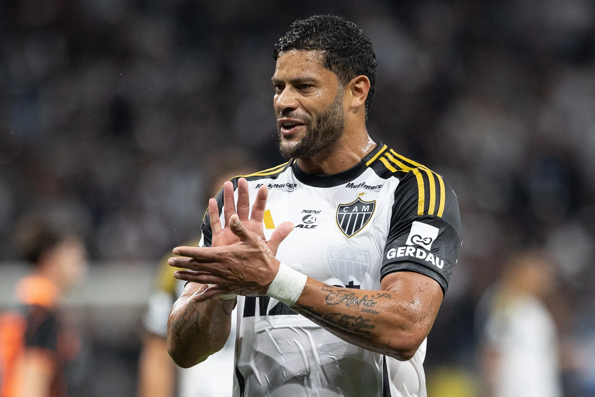 Hulk durante partida contra o Corinthians no Campeonato Brasileiro de 2025. Foto: Joisel Amaral/AGIF