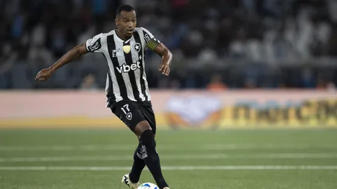 Marlon Freitas está em negociações para renovar com o Botafogo
