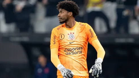 Hugo Souza deve atuar em Corinthians x São Paulo. Foto: Joisel Amaral/AGIF