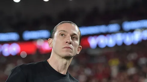 Filipe Luís toma cautela no Flamengo para o Fla-Flu. Foto: Thiago Ribeiro/AGIF
