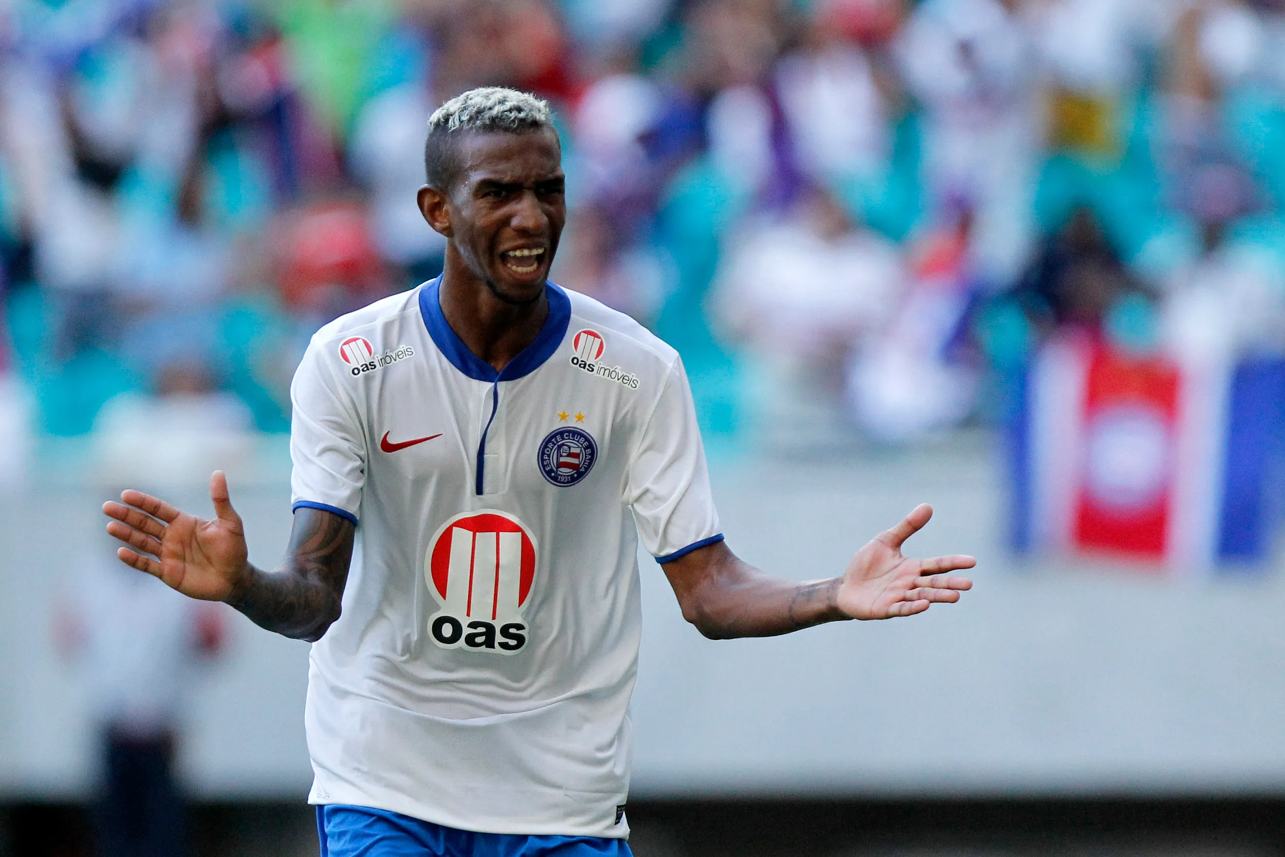 SALVADOR – BA – 06/042014 -CAMPEONATO BAIANO 2014 – BAHIA X VITORIA – Talisca do Bahia comemora seu gol durante partida contra o Vitoria pelo Campeonato Baiano 2014 na Fonte Nova: Foto- Felipe Oliveira/AGIF