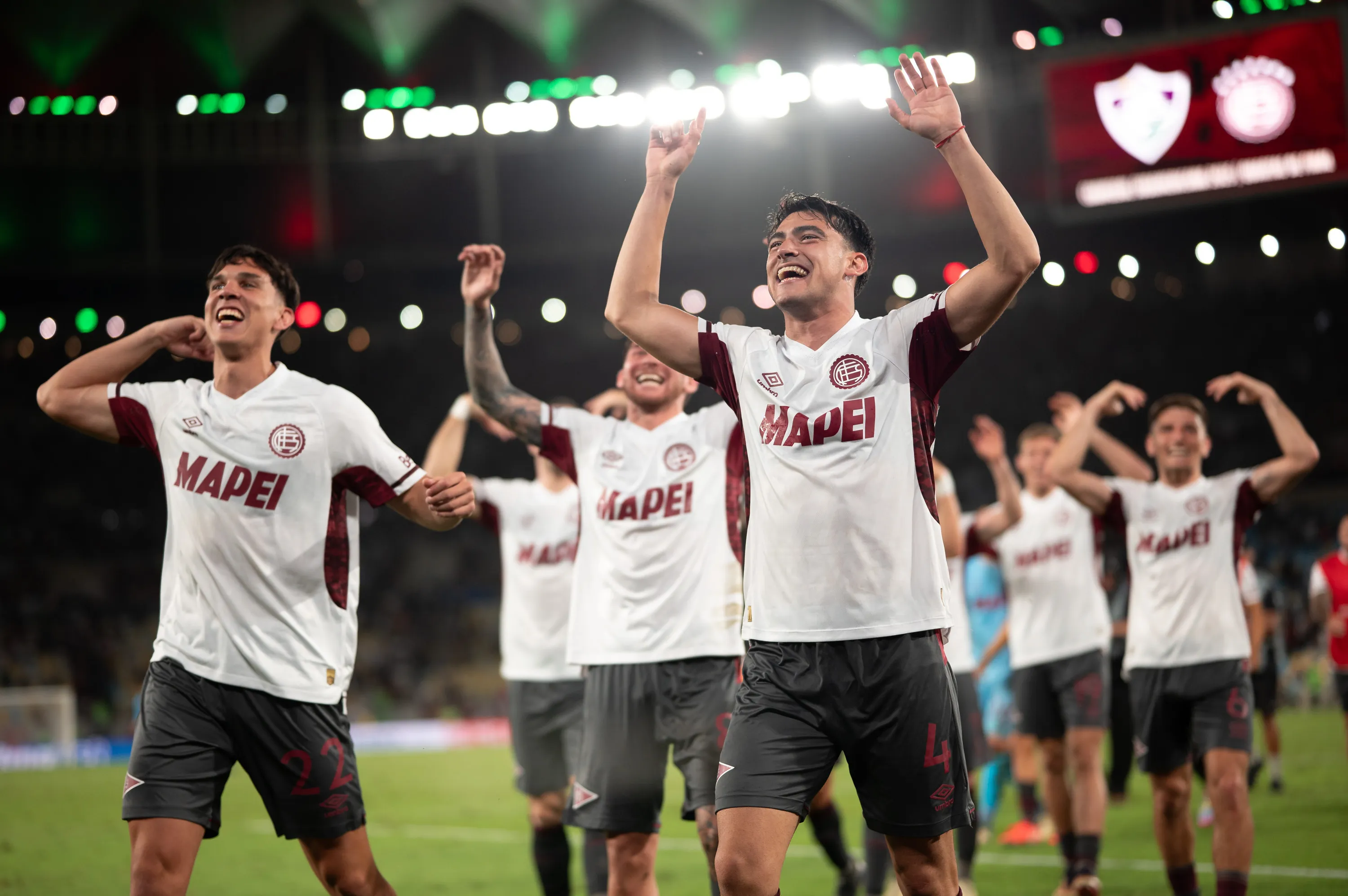 Adversário do Atlético-MG na final, Lanús eliminou o Fluminense no Maracanã. Foto: Jorge Rodrigues/AGIF