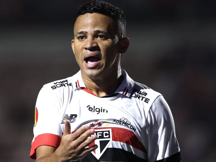 Erick, que pertence ao São Paulo, deixa claro desejo de ficar no Vitória em 2026