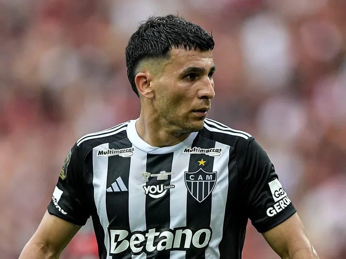 Atlético-MG negocia com o Paraguai, e Junior Alonso será poupado