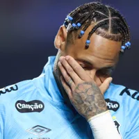 Is this really the way to 2026 World Cup? Neymar tries to spark Santos with flair, but ends up bizarrely failing the flicks that defined him (VIDEO)