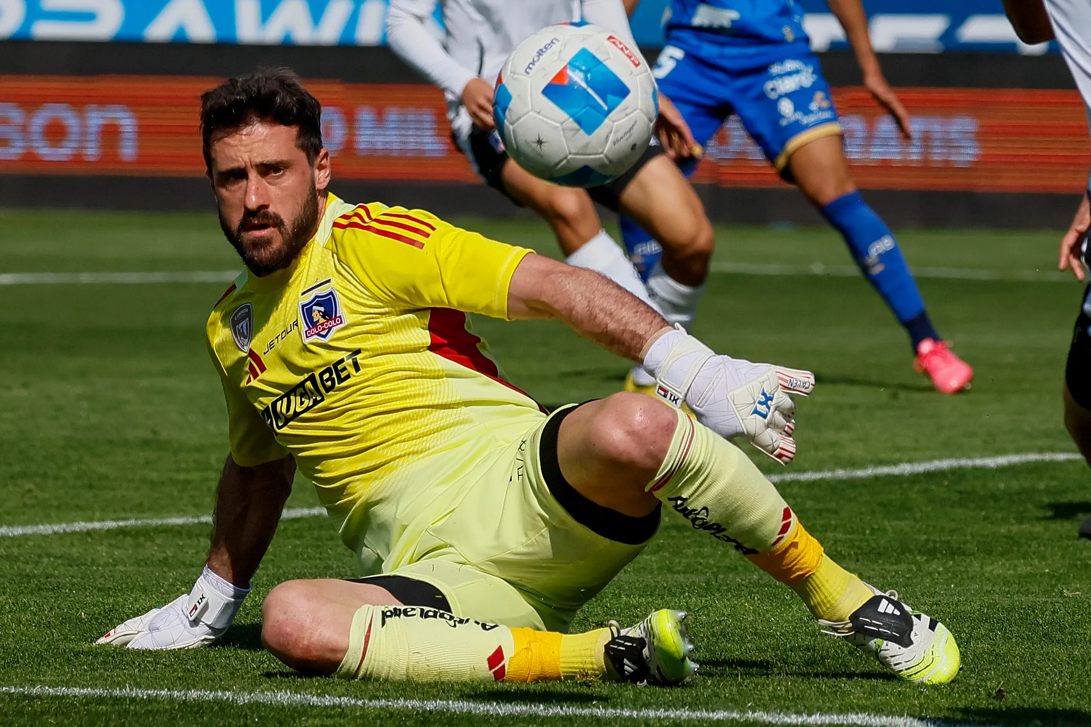 Fernando de Paul apenas ha tenido diez porterías imbatidas en Colo Colo durante este 2025. | Foto: Photosport.