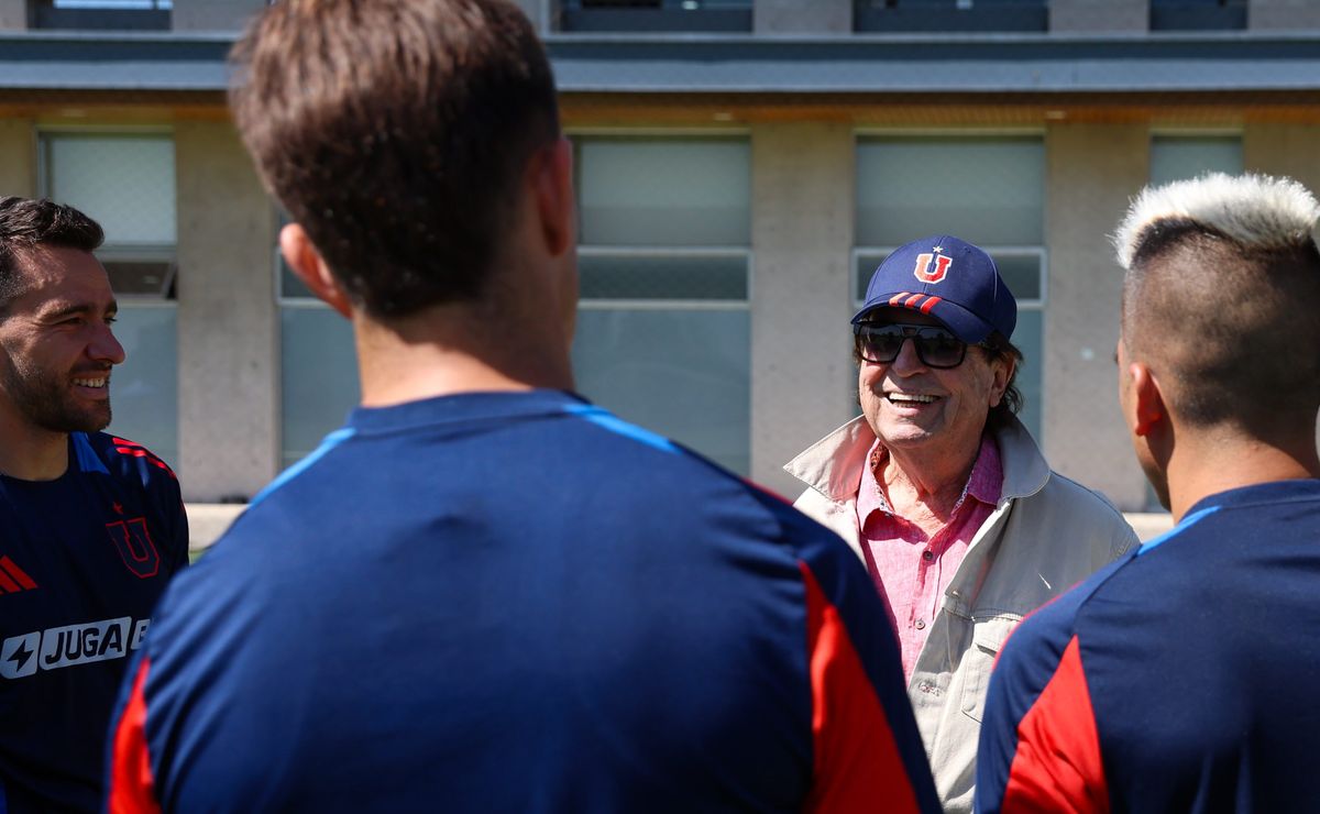 La visita internacional que sorprendió al plantel de U de Chile en su entrenamiento
