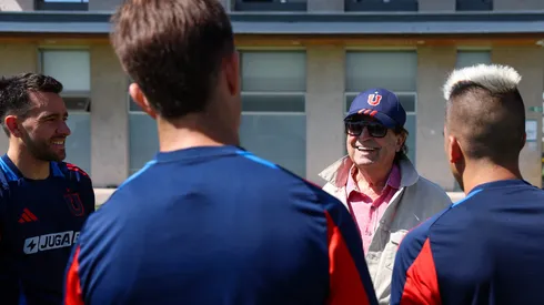 Dyango conversó con los jugadores de la U en el CDA.