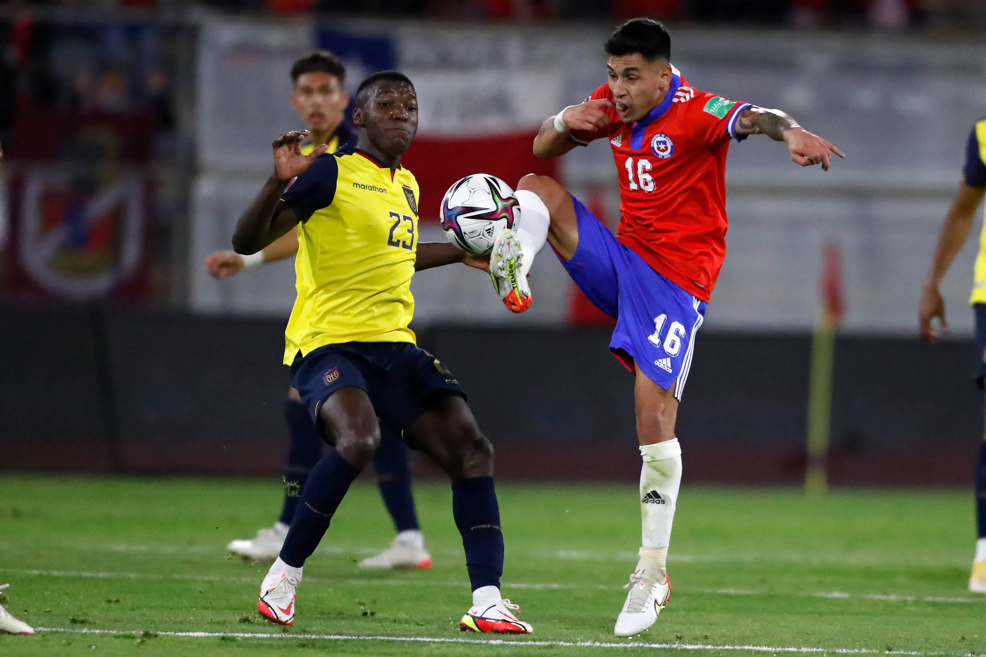 Claudio Baeza juega actualmente en Vélez Sarsfield/Photosport