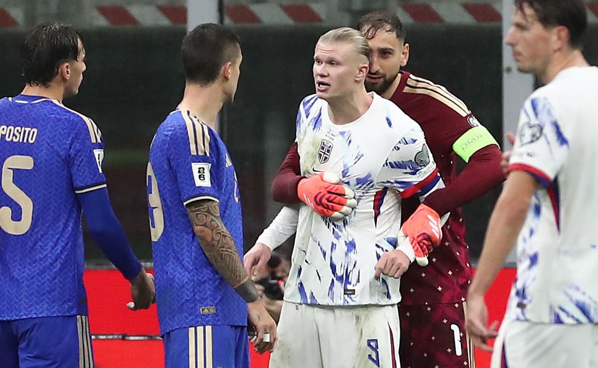 Haaland revela que sufrió como Cavani contra Jarita en el Italia-Noruega: “A menudo me tocaba el cu…”