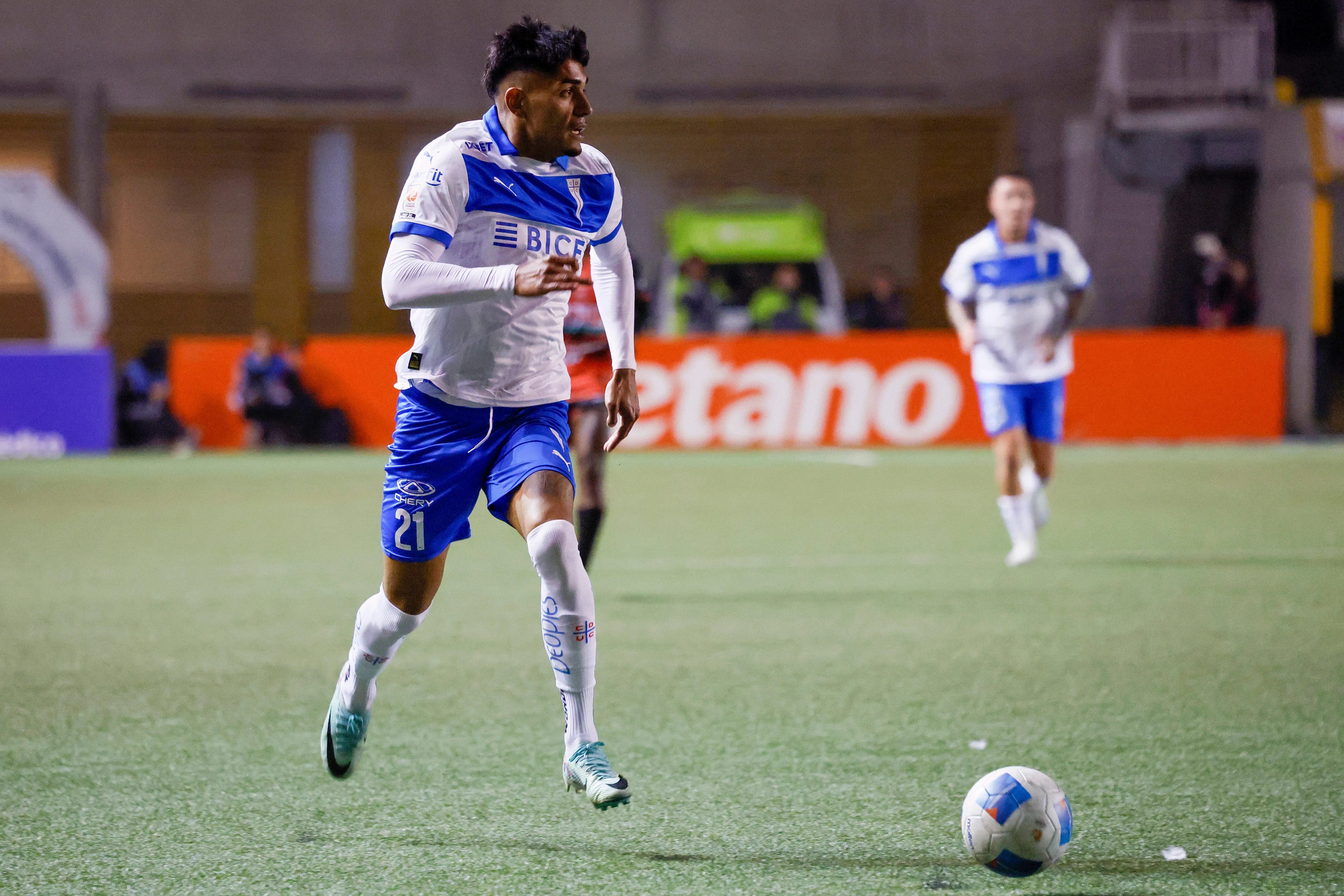Dylan Escobar se encuentra a préstamos en la UC/Photosport